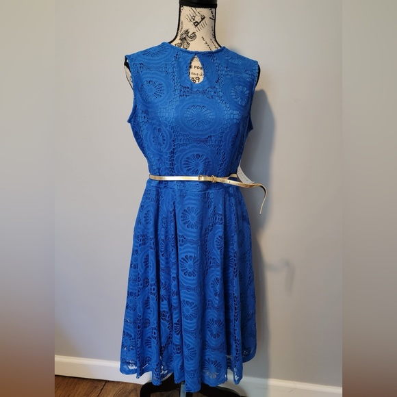 Dress - Picture 1 of 3